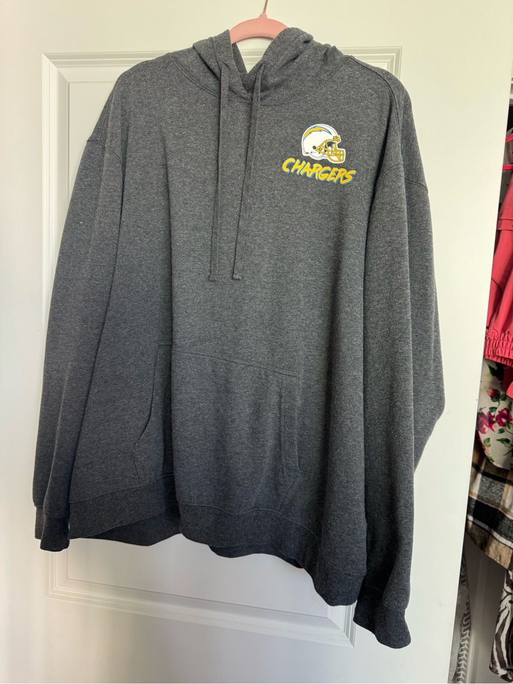 Los Angeles Chargers Grey Pullover Hoodie - Official Team Logo women's xxl